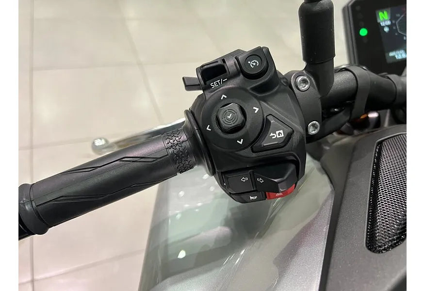 Yamaha MT-09 890 см³ (119 л.с.) (119) 890 Черный в АВИЛОН. Слайд №8