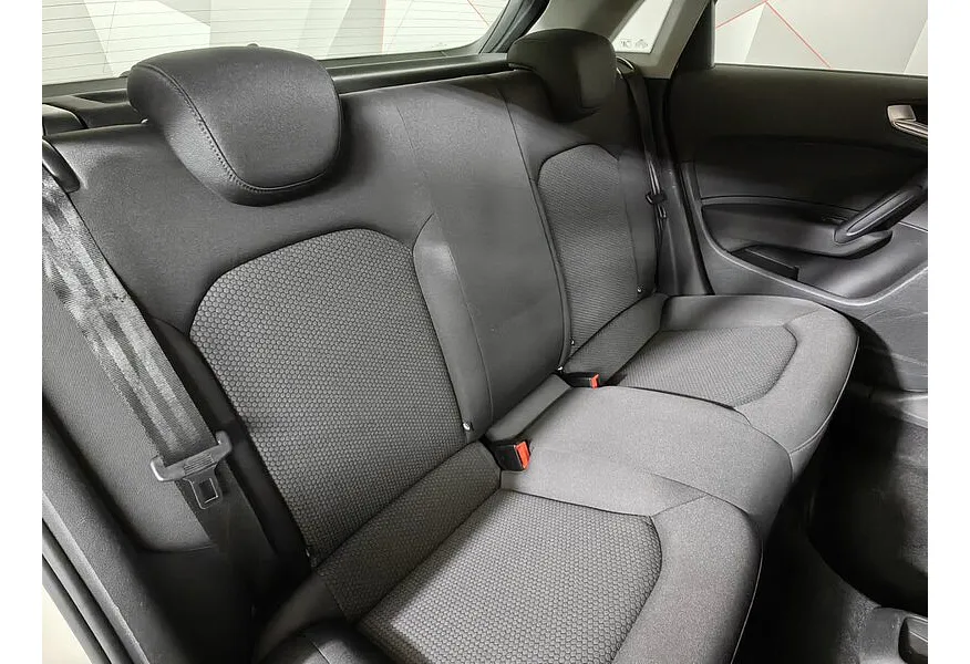 Audi A1 1.4 TFSI S-tronic (122 л.с.) Белый в АВИЛОН. Слайд №17 Audi A1 1.4 TFSI S-tronic (122 л.с.) Белый в АВИЛОН. Слайд №17