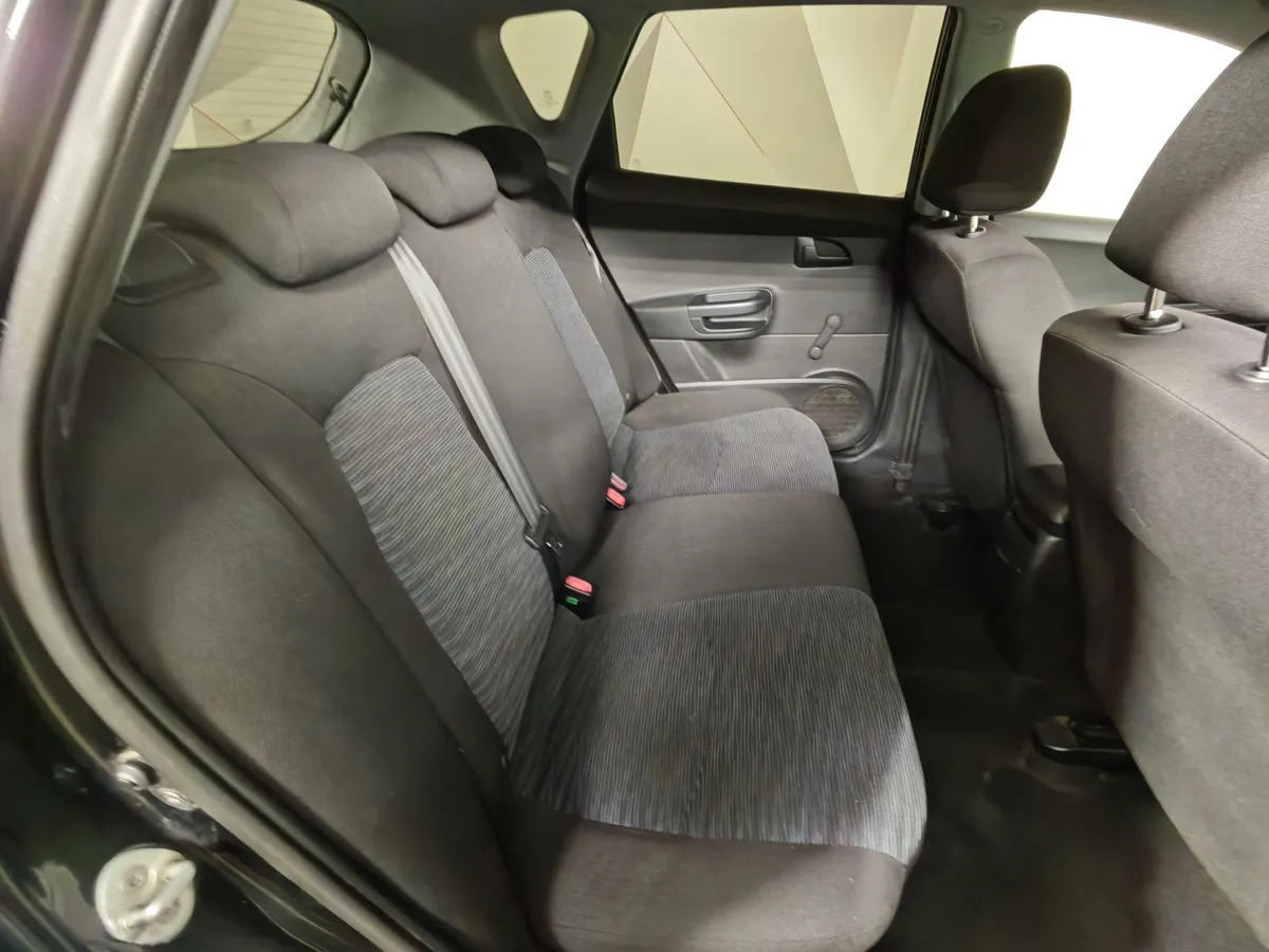 Kia Ceed 1.6 MT (122 л.с.) Черный в АВИЛОН. Слайд №16