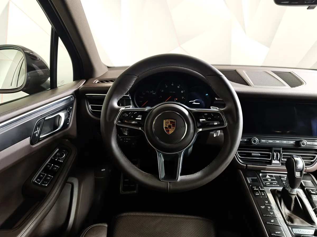 Porsche Macan 2.0 TFSI AMT 4WD (265 л.с.) R4 Коричневый в АВИЛОН. Слайд №20