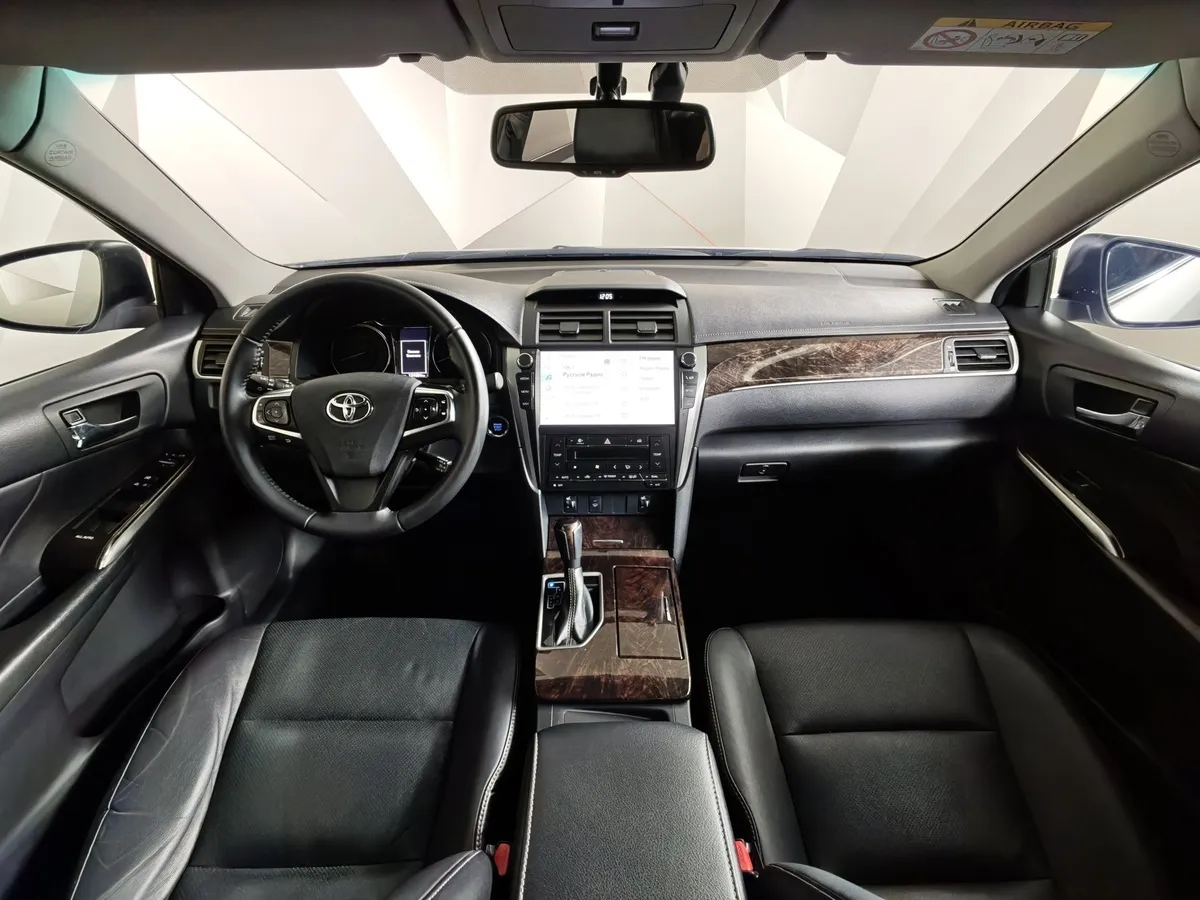 Toyota Camry 2.5 AT (181 л.с.) Классик Серебристый в АВИЛОН. Слайд №14