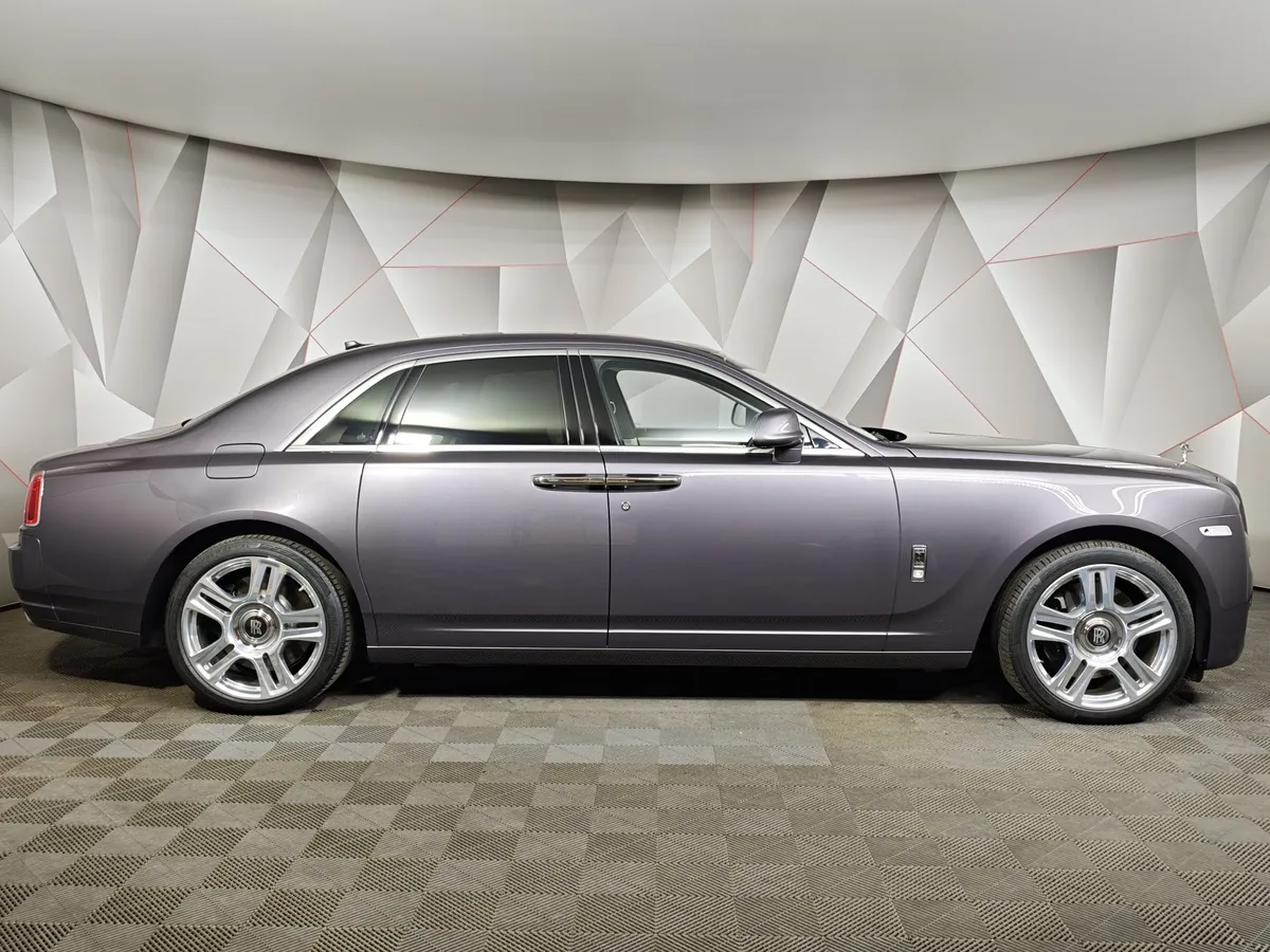 Rolls-Royce Ghost 6.6 AT (570 л.с.) Individual Серый в АВИЛОН. Слайд №6