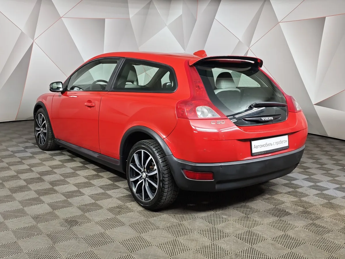 Volvo C30 2.4 Geartronic (170 л.с.) Красный в АВИЛОН. Слайд №4