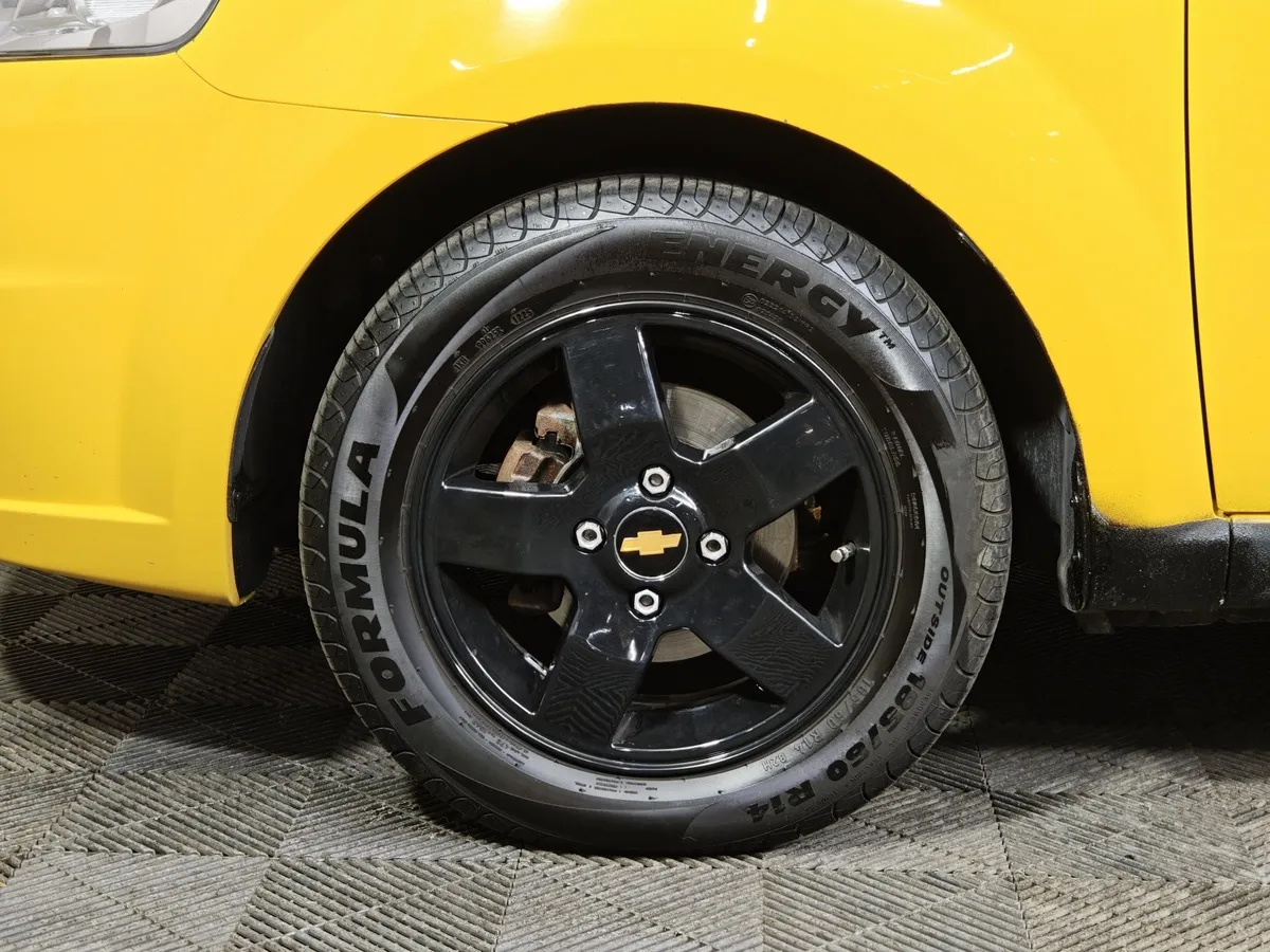 Chevrolet Aveo 1.2 MT (84 л.с.) Желтый в АВИЛОН. Слайд №9