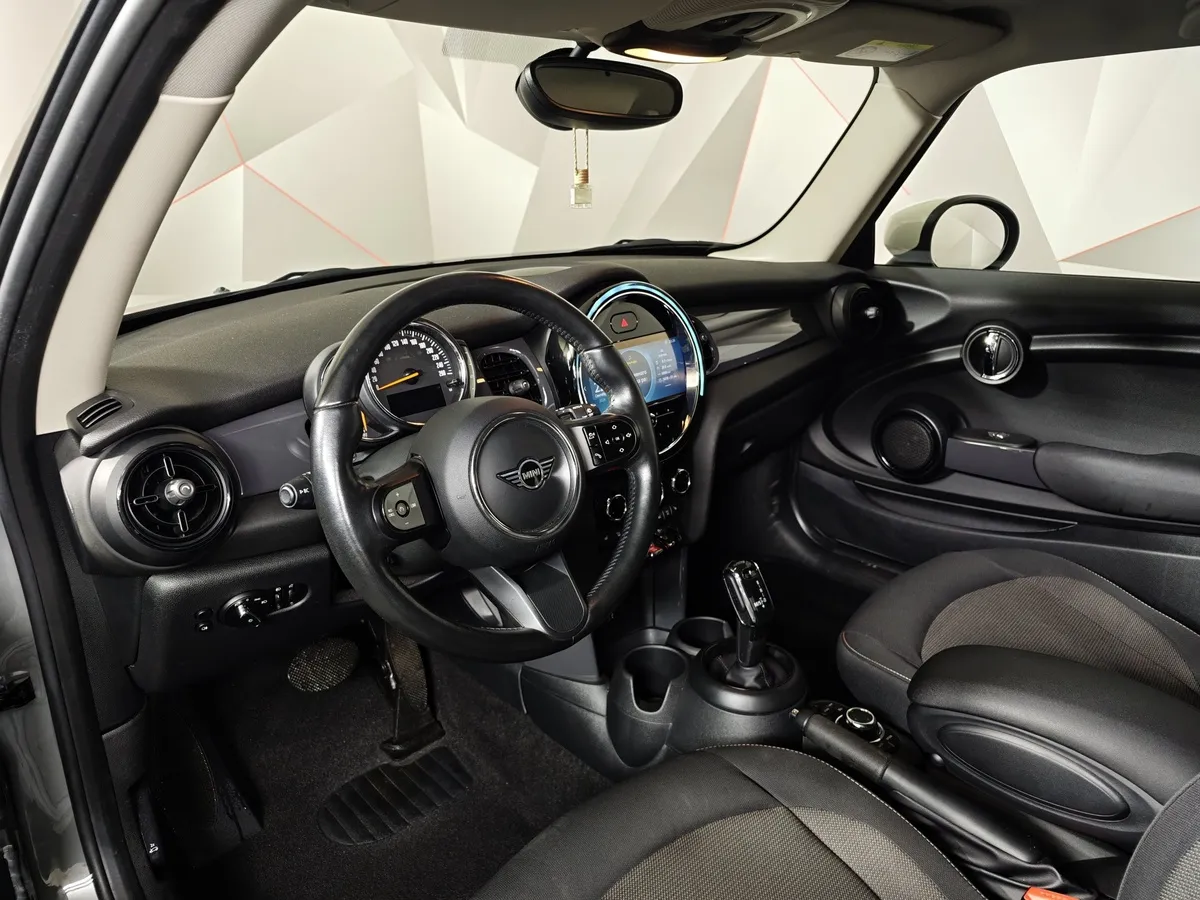MINI 3 двери Cooper 1.5 AT (136 л.с.) Essential Серый в АВИЛОН. Слайд №12