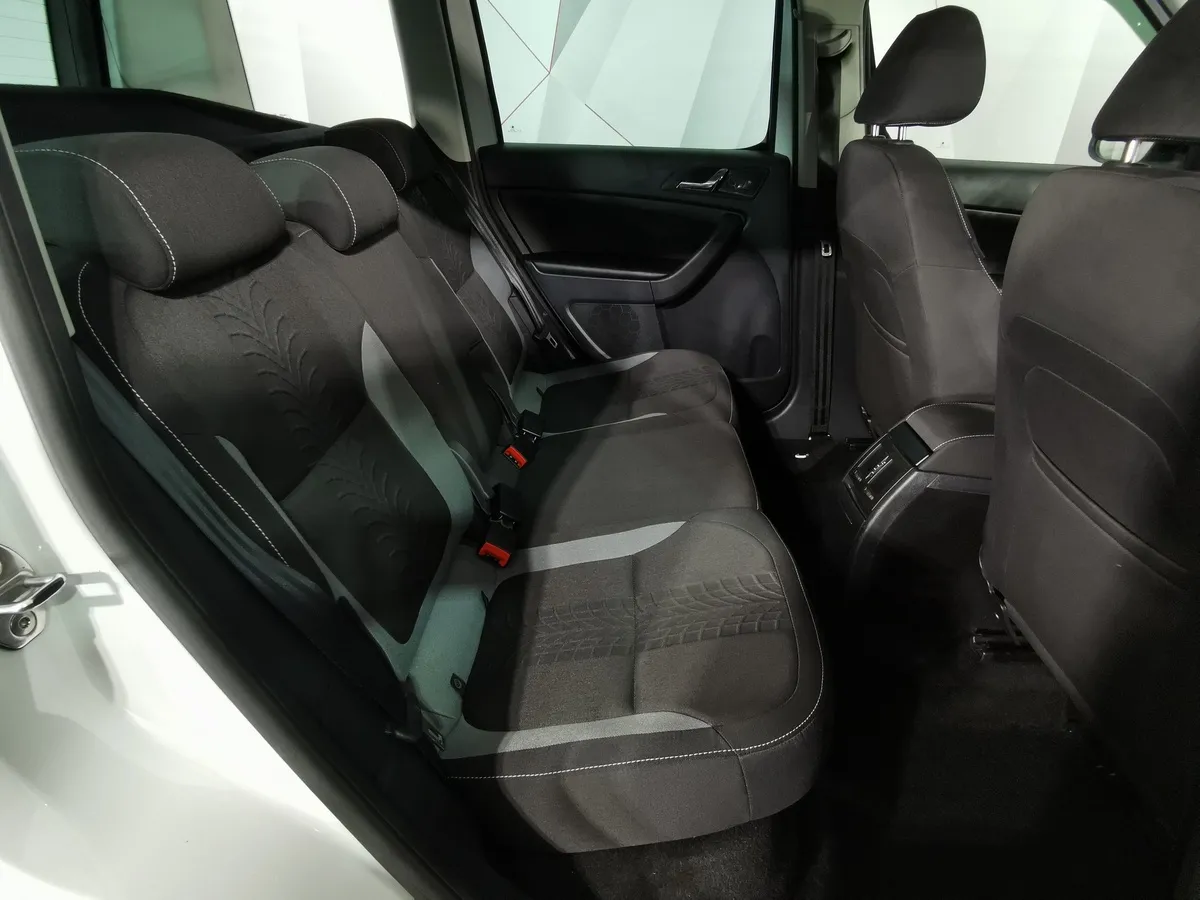 Skoda Yeti 1.6 AT (110 л.с.) Белый в АВИЛОН. Слайд №15