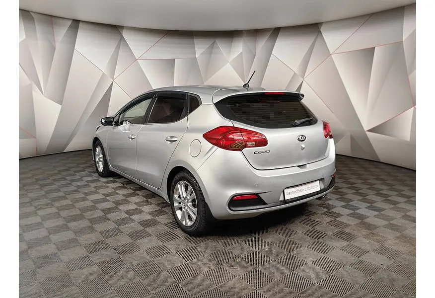 Kia Ceed 1.6 AT (129 л.с.) Серебристый в АВИЛОН. Слайд №4