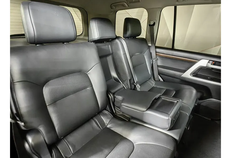 Toyota Land Cruiser 4.5 TD AT (249 л.с.) Черный в АВИЛОН. Слайд №17