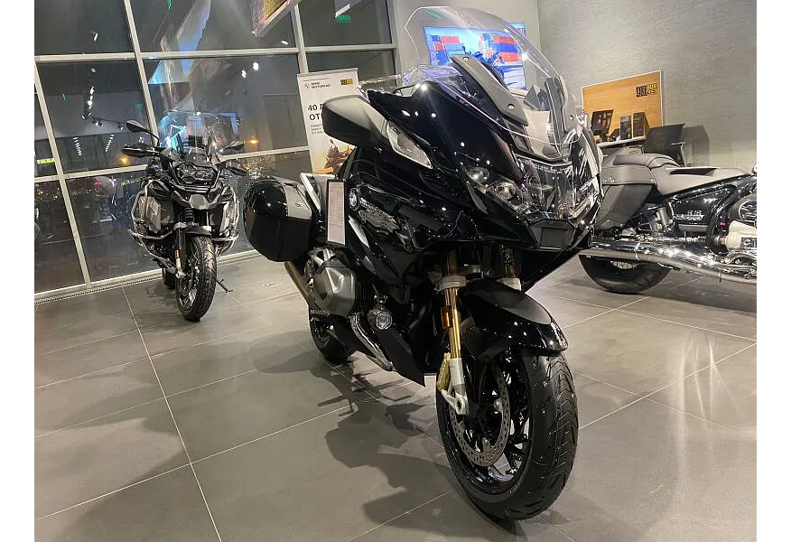 АВИЛОН - BMW Motorrad R 1250 RT R 1250 RT 1254 см³ (136) 1254 Черный - slide 1