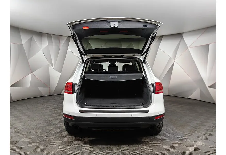 Volkswagen Touareg 3.0 TDI Tiptronic 4Motion (204 л.с.) Белый в АВИЛОН. Слайд №12