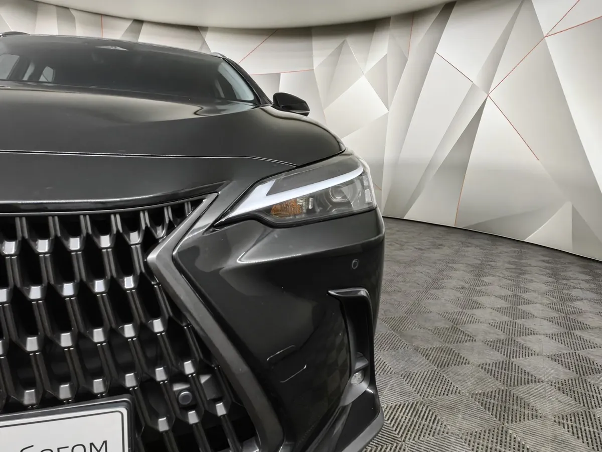 Lexus NX 2.5 AT AWD (200 л.с.) Luxury Черный в АВИЛОН. Слайд №10