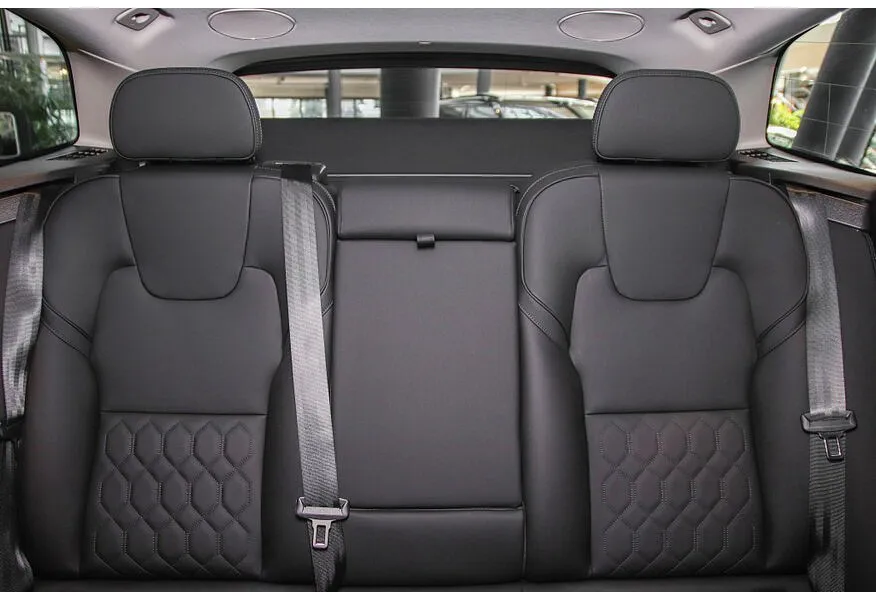 АВИЛОН - Volvo XC60 2.0 B5 8AT AWD (300 л.с.) Plus Черный - slide 3