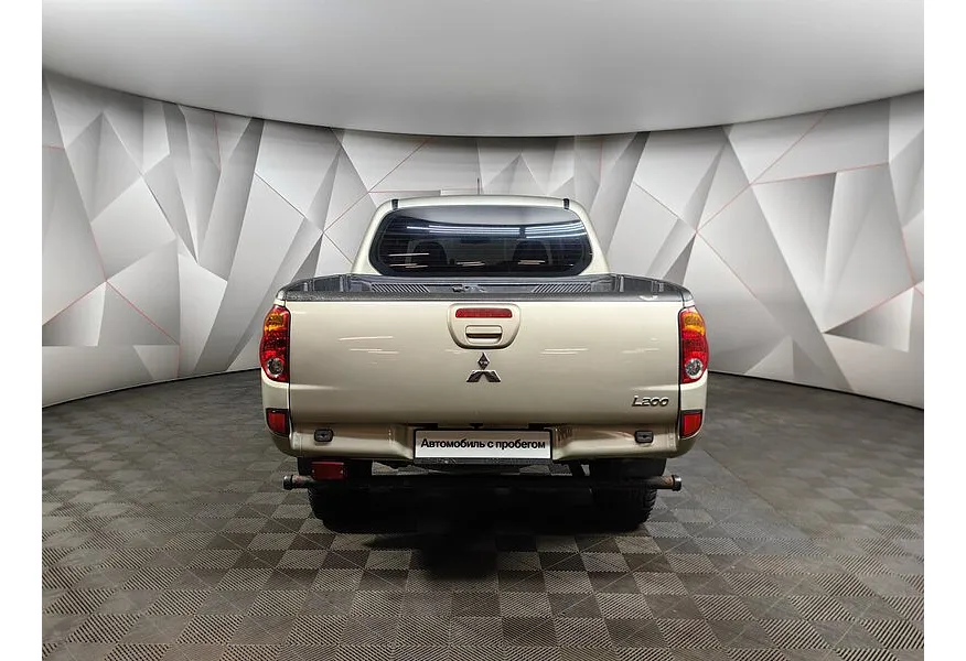 АВИЛОН - Mitsubishi L200 2.5 DI-D MT 4WD (136 л.с.) Бежевый - slide 5
