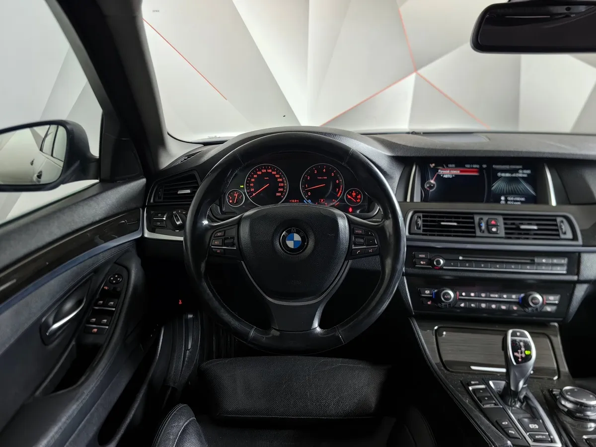 BMW 5 серия 528i AT (258 л.с.) Серый в АВИЛОН. Слайд №15