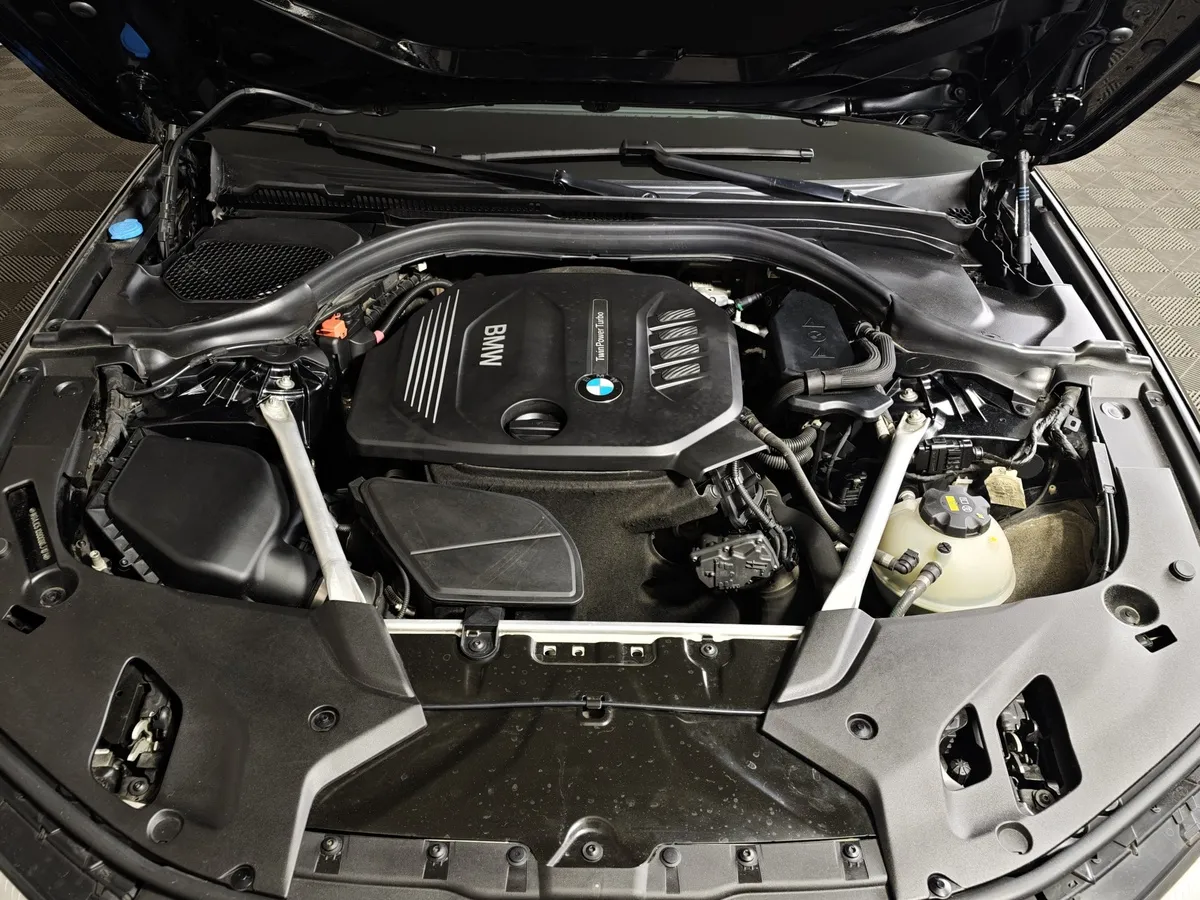 BMW 5 серия 520d xDrive Steptronic (190 л.с.) Черный в АВИЛОН. Слайд №10