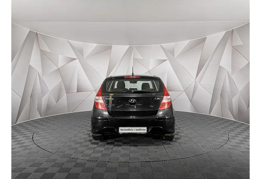 Hyundai i30 1.6 MT (122 л.с.) Черный в АВИЛОН. Слайд №8
