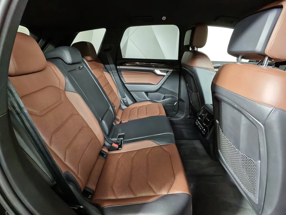 Volkswagen Touareg 2.0 TSI Tiptronic 4Motion (249 л.с.) Exclusive Коричневый в АВИЛОН. Слайд №16