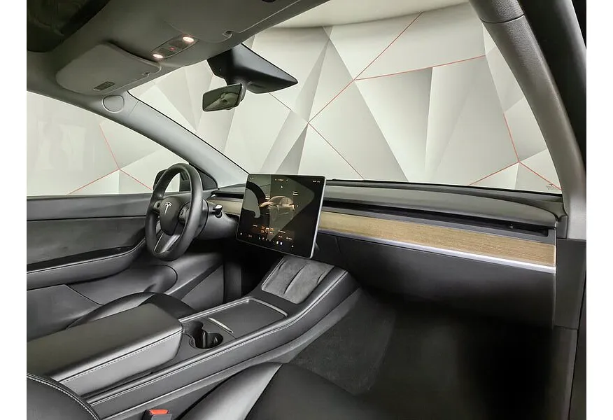 Tesla Model Y Long Range AWD AT (346 л.с.)  Черный в АВИЛОН. Слайд №11
