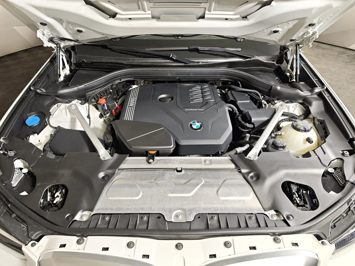 BMW X4 xDrive20i Steptronic (184 л.с.) Base Локальная сборка Белый в АВИЛОН. Слайд №10