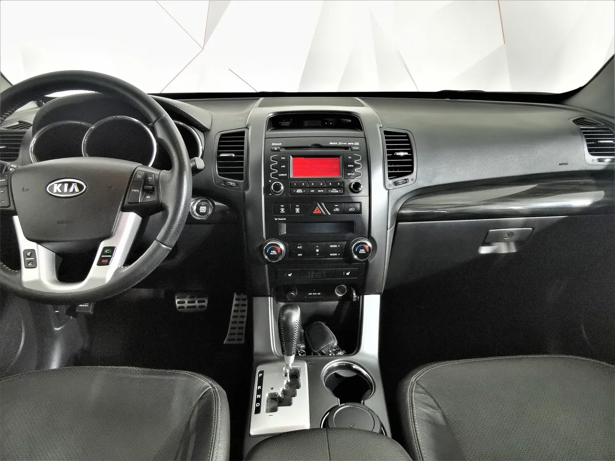 Kia Sorento 2.4 AT 4WD (175 л.с.) Comfort Коричневый в АВИЛОН. Слайд №13