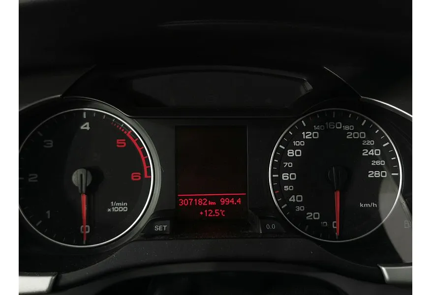 Audi A4 2.0 TDI multitronic (143 л.с.) Серебристый в АВИЛОН. Слайд №18