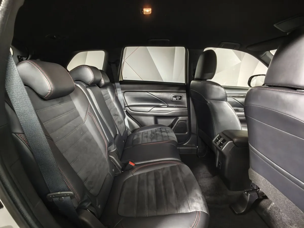Mitsubishi Outlander 2.0 MIVEC CVT 4WD (146 л.с.) Instyle Комбинированный в АВИЛОН. Слайд №16