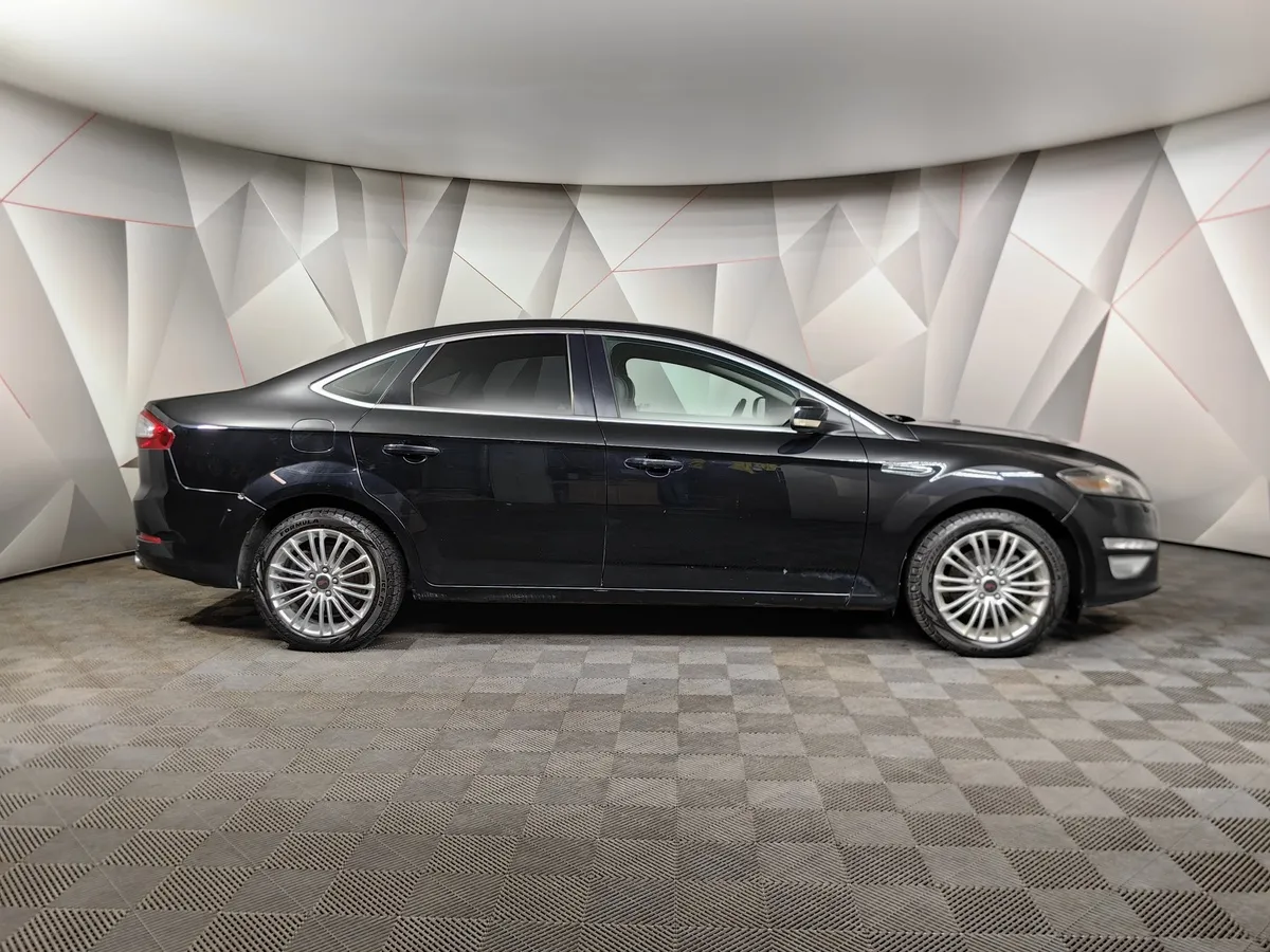 Ford Mondeo 2.0 EcoBoost AT (199 л.с.) Titanium Черный в АВИЛОН. Слайд №6
