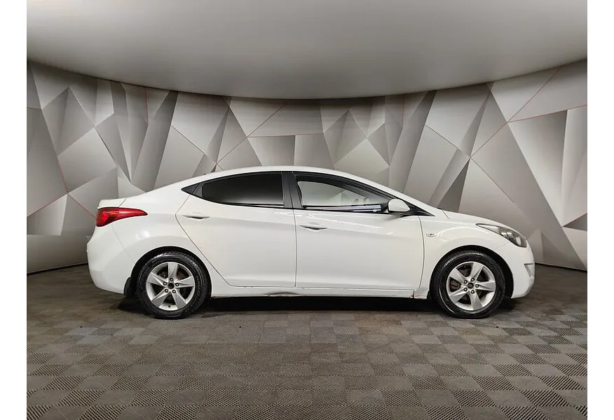 Hyundai Elantra 1.6 MT (132 л.с.) Comfort Белый в АВИЛОН. Слайд №6