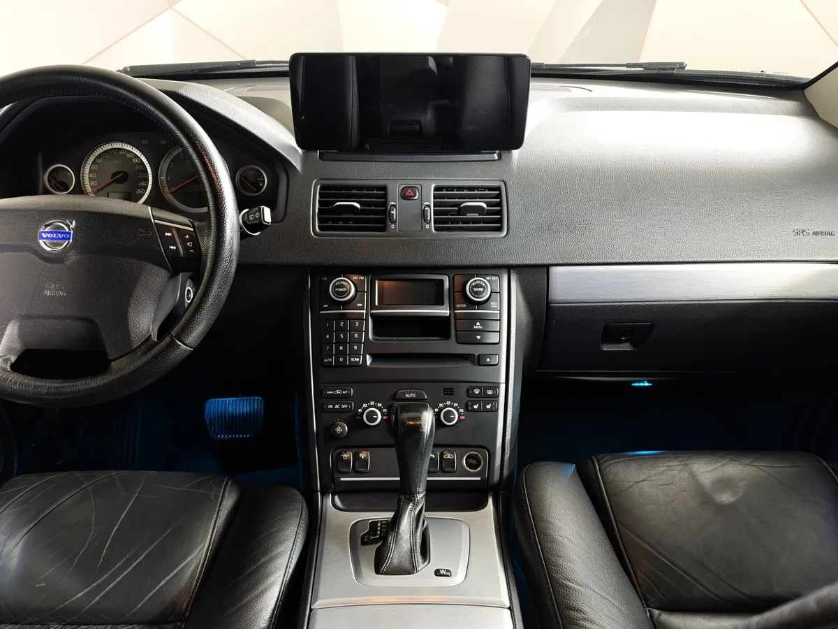 Volvo XC90 2.5 T5 Geartronic AWD (5 мест) (210 л.с.) Коричневый в АВИЛОН. Слайд №15