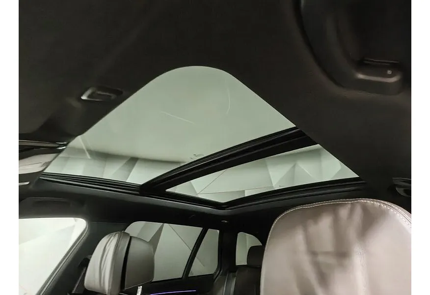 BMW 5 серия M550d xDrive Steptronic (400 л.с.) Черный в АВИЛОН. Слайд №17