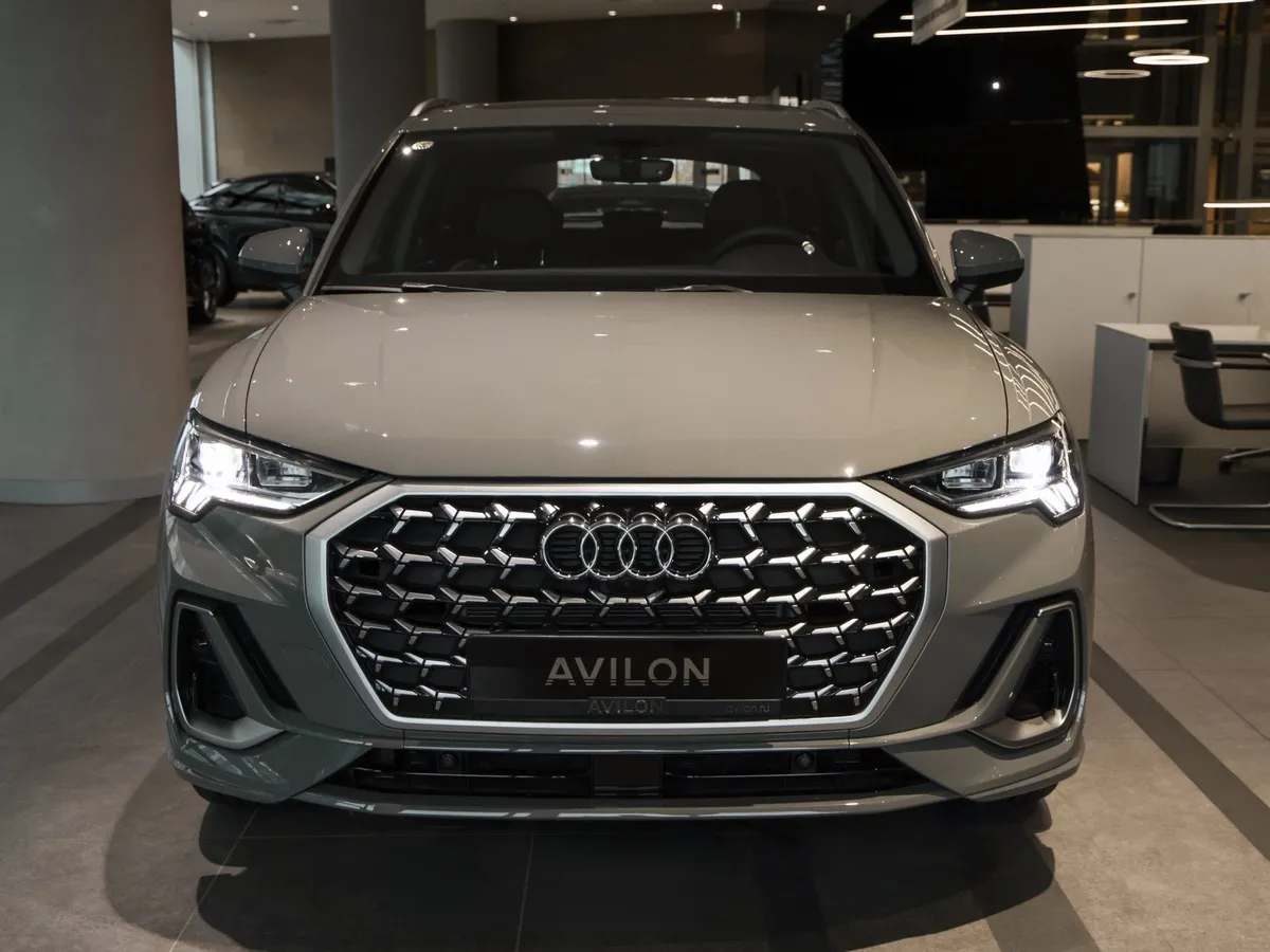 Audi Q3 35 1.5 TFSI S-tronic (160 л.с.) Fashion Dynamic Edition Серый в АВИЛОН. Слайд №3
