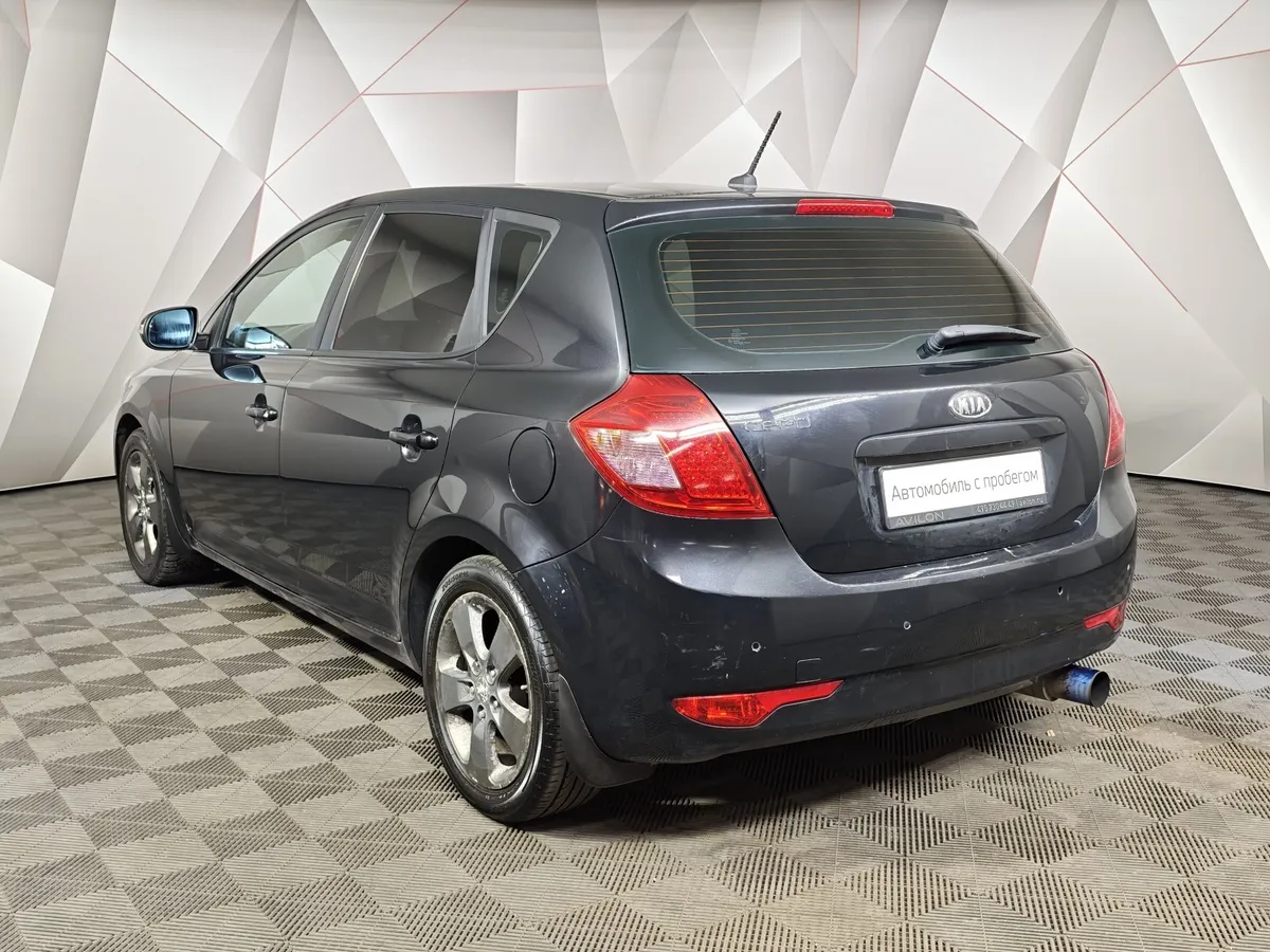 Kia Ceed 1.6 MT (126 л.с.) Comfort Черный в АВИЛОН. Слайд №4