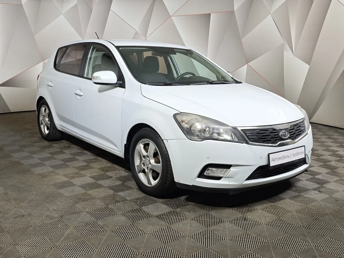 Kia Ceed 1.6 AT (122 л.с.) Белый в АВИЛОН. Слайд №3