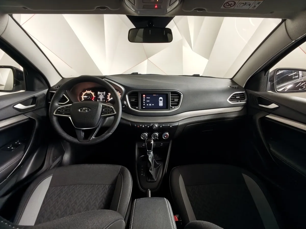 ВАЗ (Lada) Vesta 1.6 AMT (106 л.с.) Черный в АВИЛОН. Слайд №14