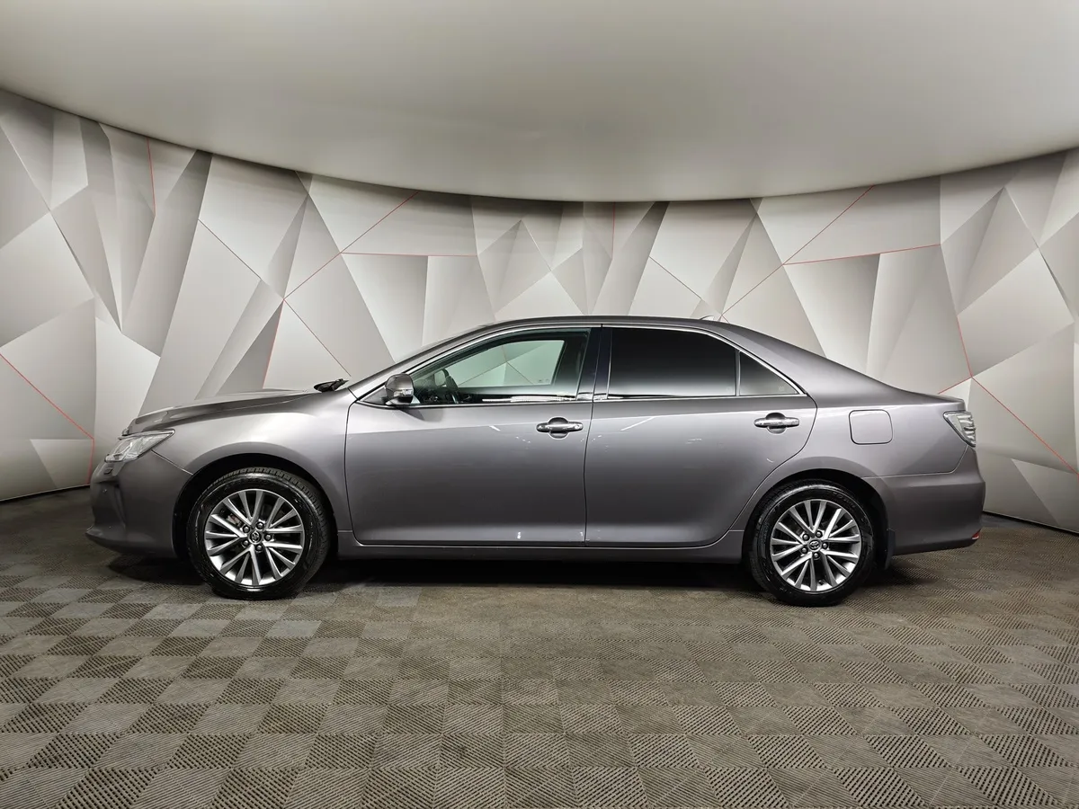 Toyota Camry 2.5 AT (181 л.с.) Стандарт Серый в АВИЛОН. Слайд №5