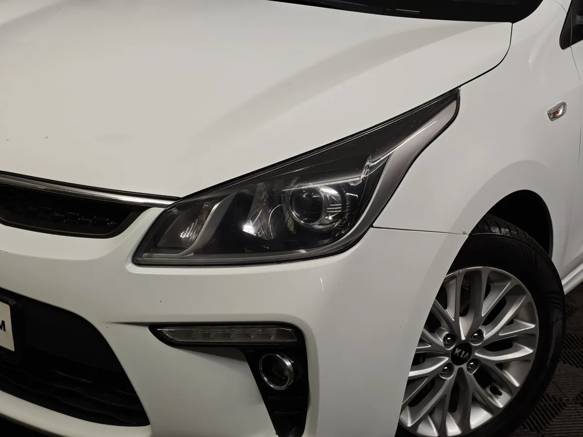 Kia Rio 1.6 AT (123 л.с.) Белый в АВИЛОН. Слайд №10