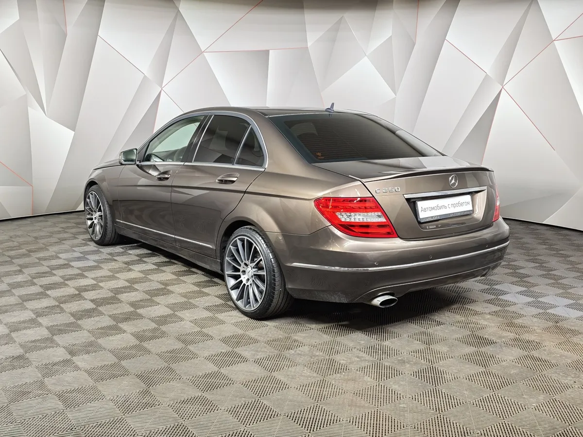 Mercedes-Benz C-Класс C 250 BlueEfficiency 7G-Tronic Plus (204 л.с.) Avangarde Sport+ Коричневый в АВИЛОН. Слайд №4