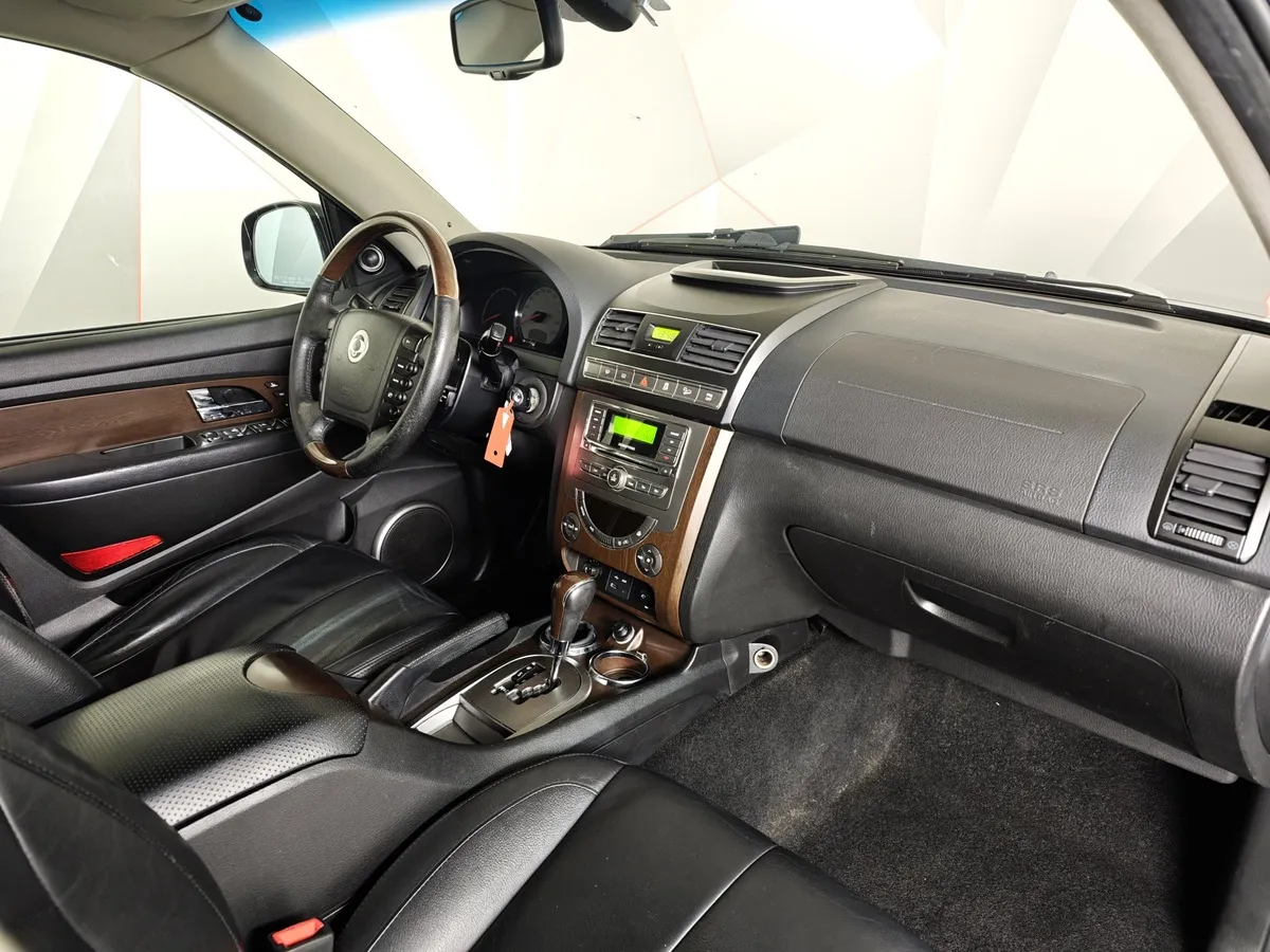 SsangYong Rexton 3.2 T-Tronic AWD (220 л.с.) Черный в АВИЛОН. Слайд №13