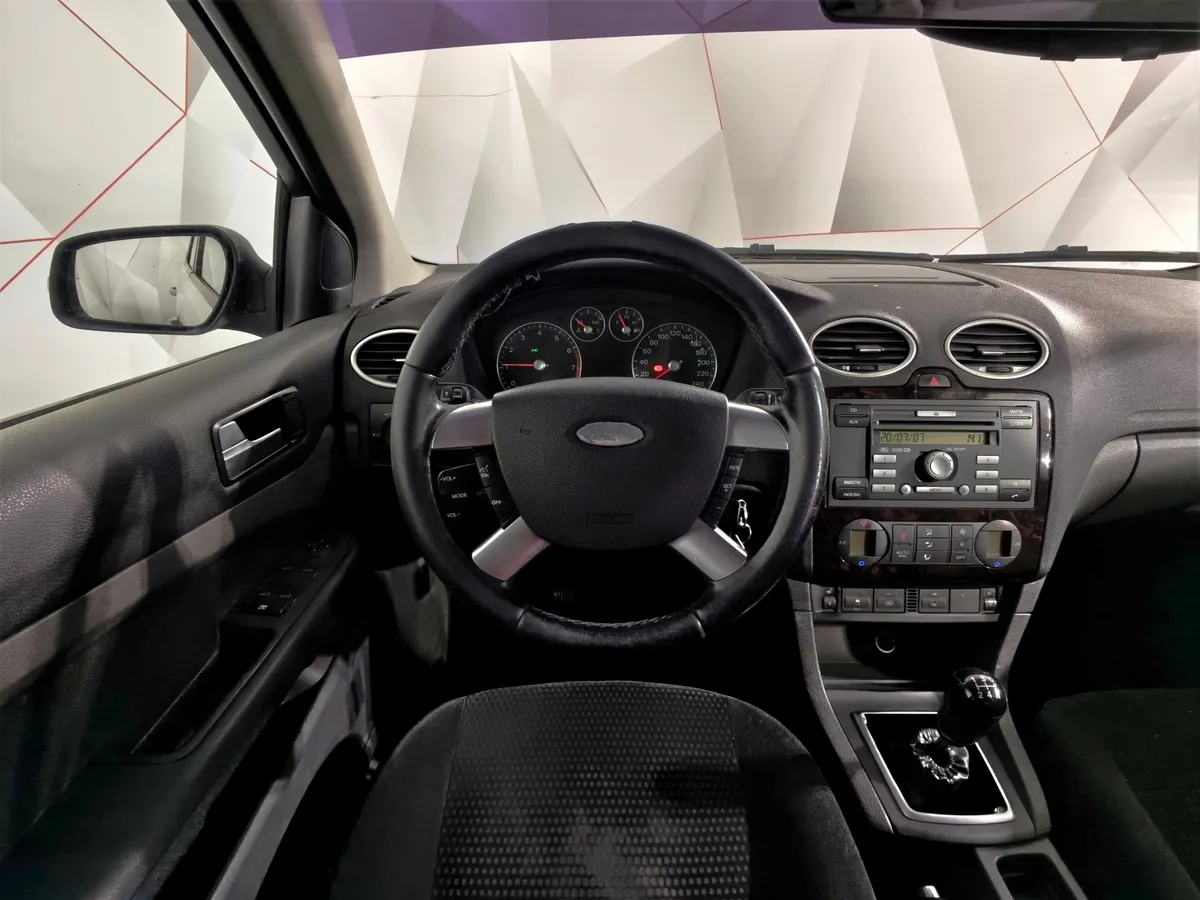 Ford Focus 1.6 MT (116 л.с.) Ghia Серебристый в АВИЛОН. Слайд №18