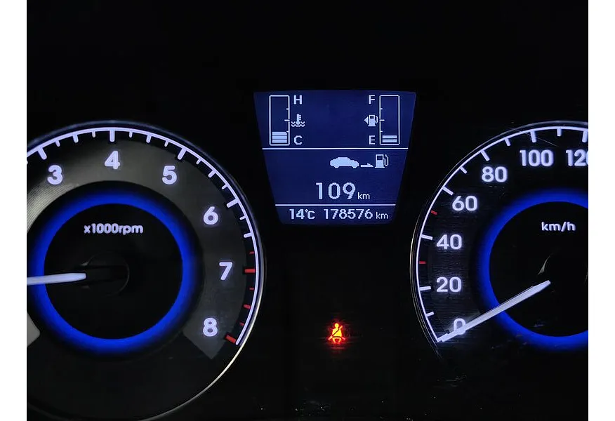 Hyundai Solaris 1.6 MT (123 л.с.) Comfort Серый в АВИЛОН. Слайд №17