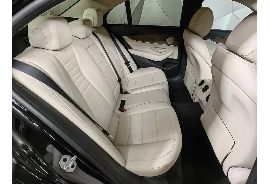 Mercedes-Benz E-Класс E 200 4MATIC 9G-TRONIC (184 л.с.) Exclusive Черный в АВИЛОН. Слайд №15