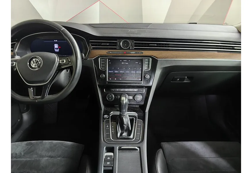 Volkswagen Passat 1.4 TSI BlueMotion DSG (150 л.с.) Trendline Черный в АВИЛОН. Слайд №14