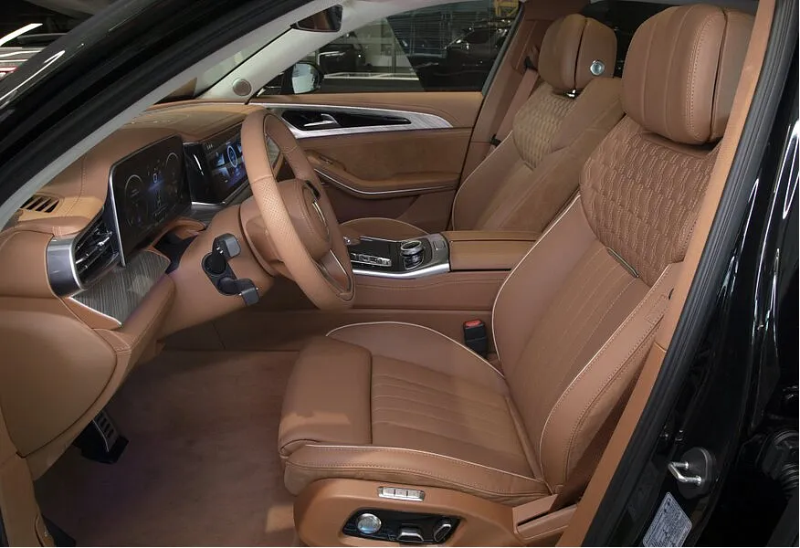 АВИЛОН - Hongqi H9 2.0T AT (245 л.с.) Deluxe   Черный - slide 5