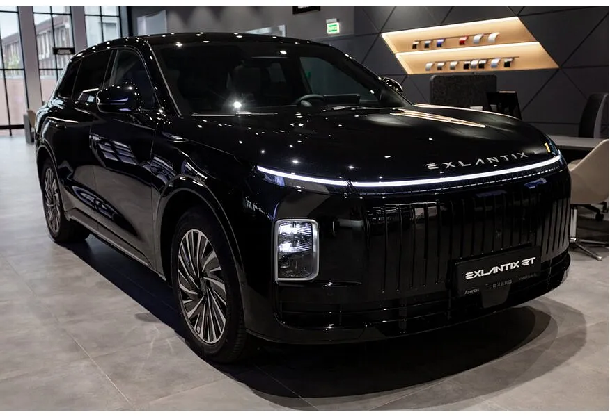 EXEED Exlantix ET 1.5 AT 4WD (469 л.с.) Черный в АВИЛОН. Слайд №2