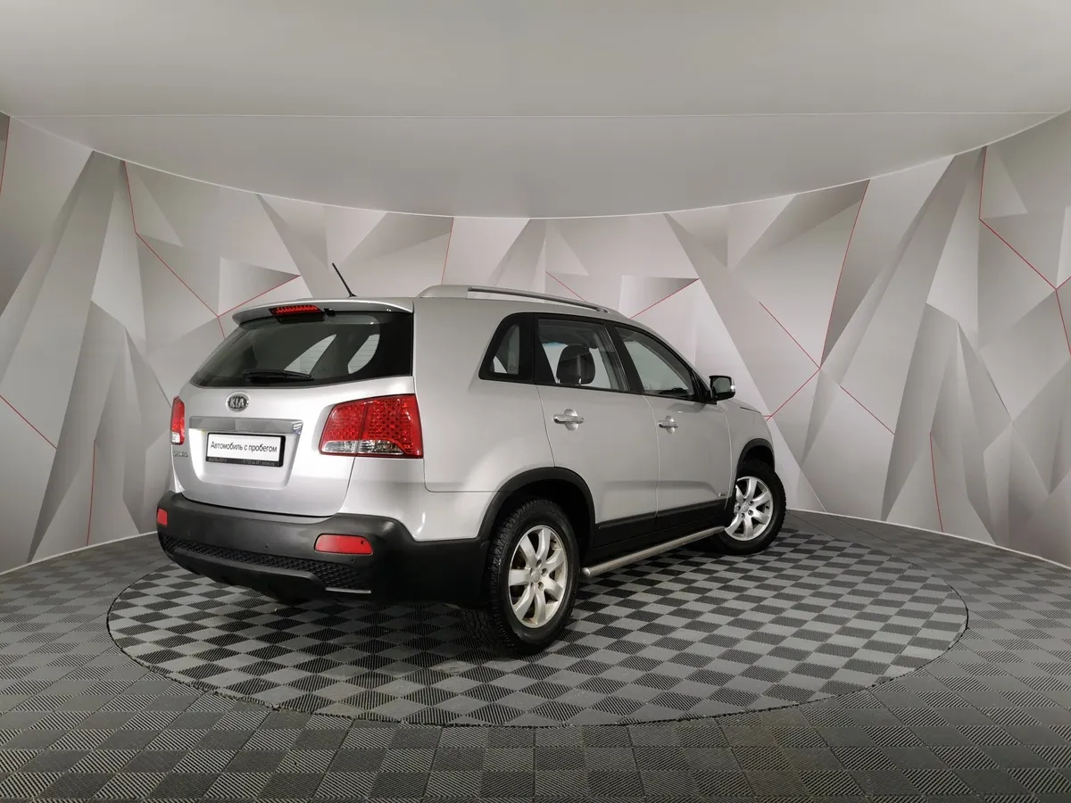 Kia Sorento 2.4 AT 4WD (175 л.с.) Comfort Серебристый в АВИЛОН. Слайд №2
