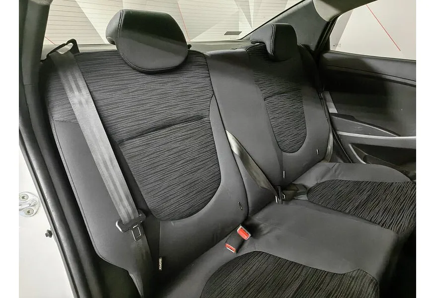 Hyundai Solaris 1.4 AT (107 л.с.) Белый в АВИЛОН. Слайд №16 Hyundai Solaris 1.4 AT (107 л.с.) Белый в АВИЛОН. Слайд №16