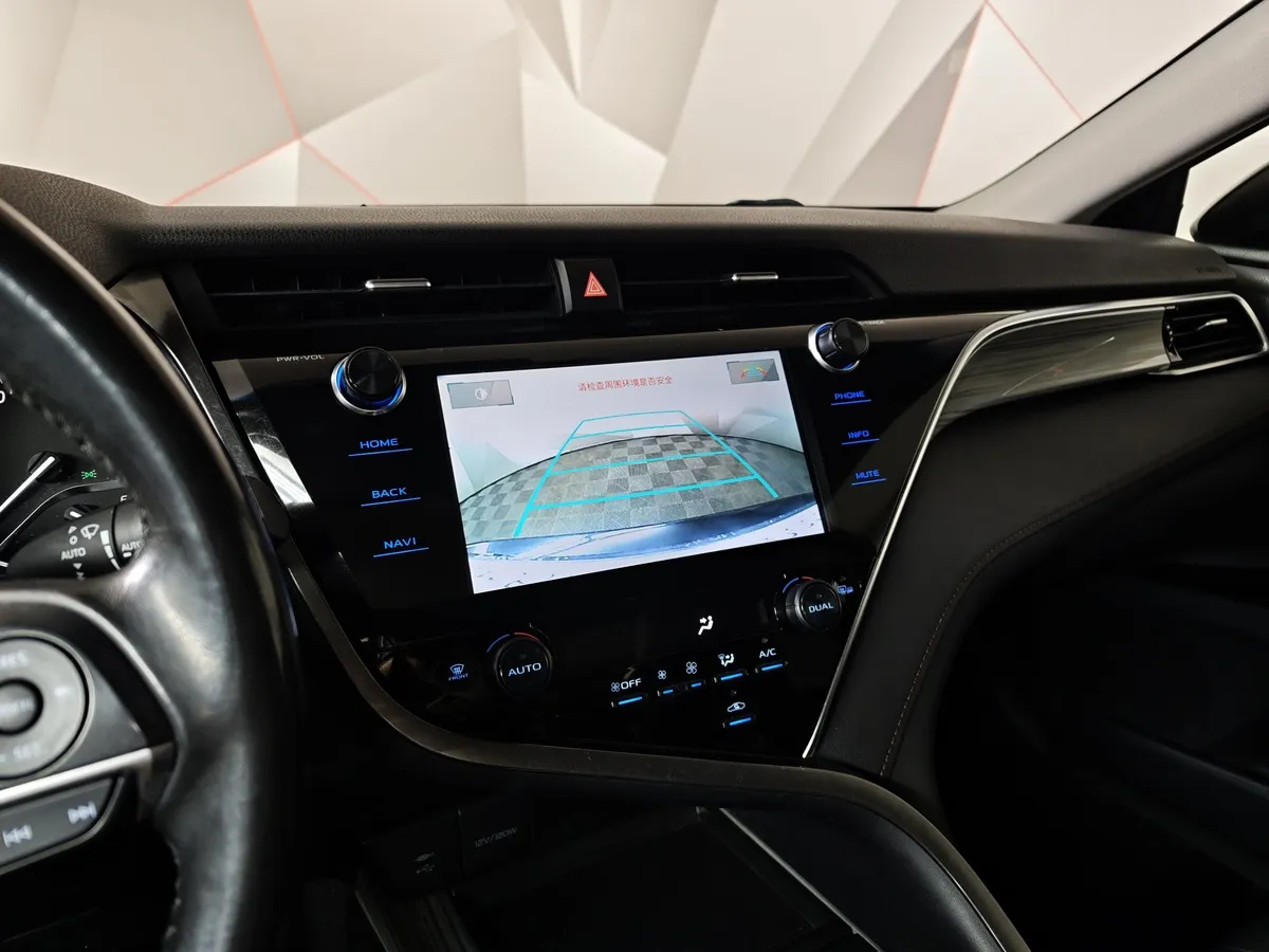 Toyota Camry 2.5 AT (200 л.с.) Черный в АВИЛОН. Слайд №23