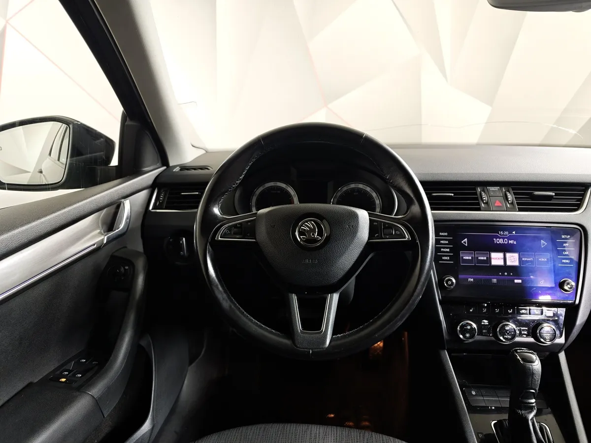 Skoda Octavia 1.6 AT (110 л.с.) Черный в АВИЛОН. Слайд №20