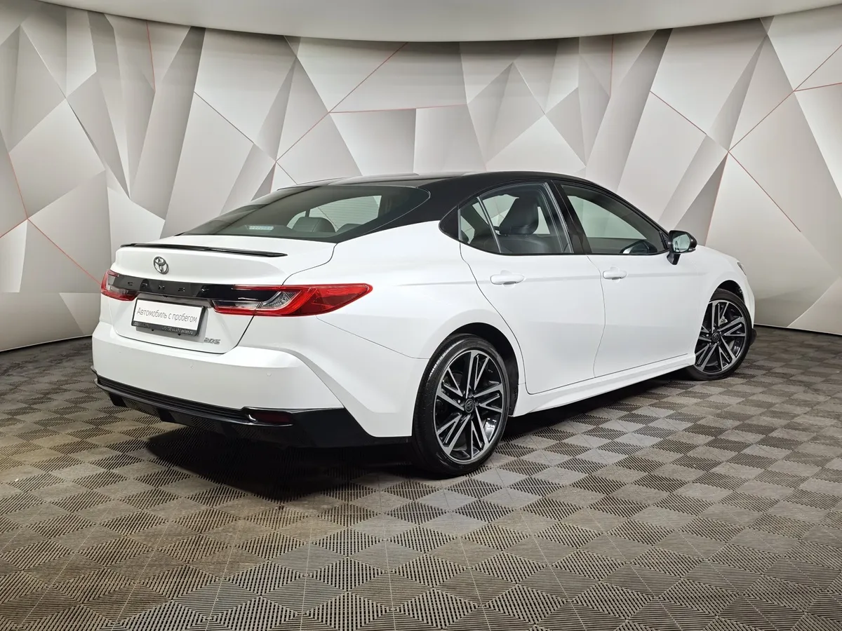 Toyota Camry 2.0 AT (173 л.с.) Sport Белый в АВИЛОН. Слайд №2