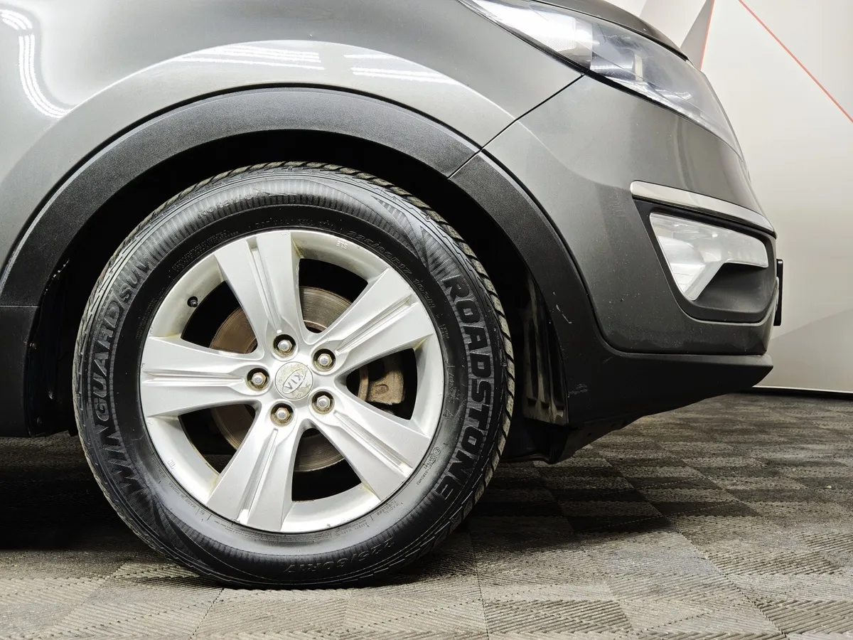 Kia Sportage 2.0 TD AT 4WD (136 л.с.) Серый в АВИЛОН. Слайд №9